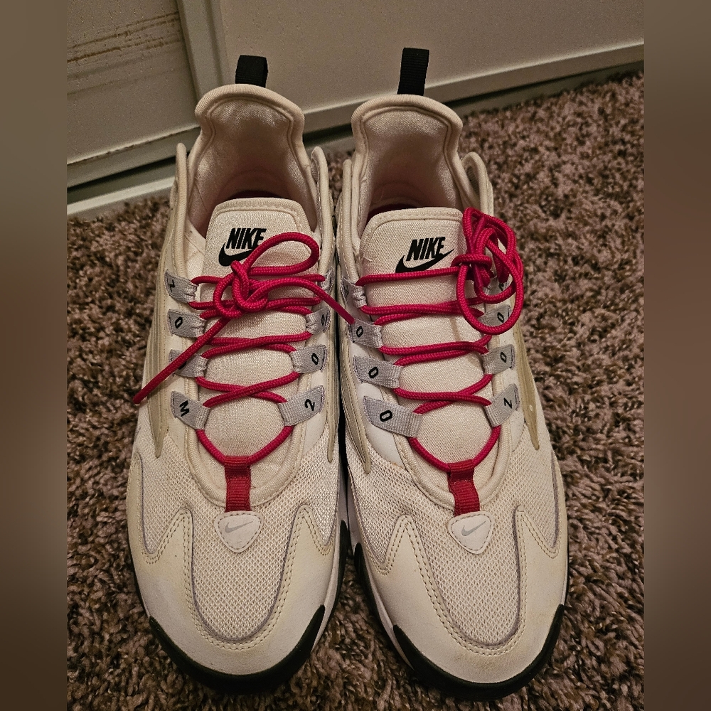 Nike Zoom 2k Women's Sneakers - White and Red